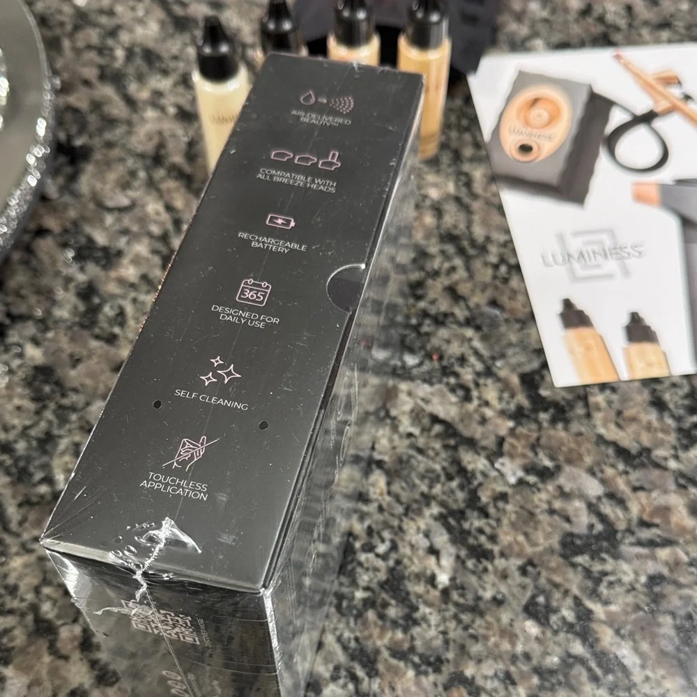 Luminess Breeze 2 airbrush Makeup, Foundation Sample Set bundle NEW